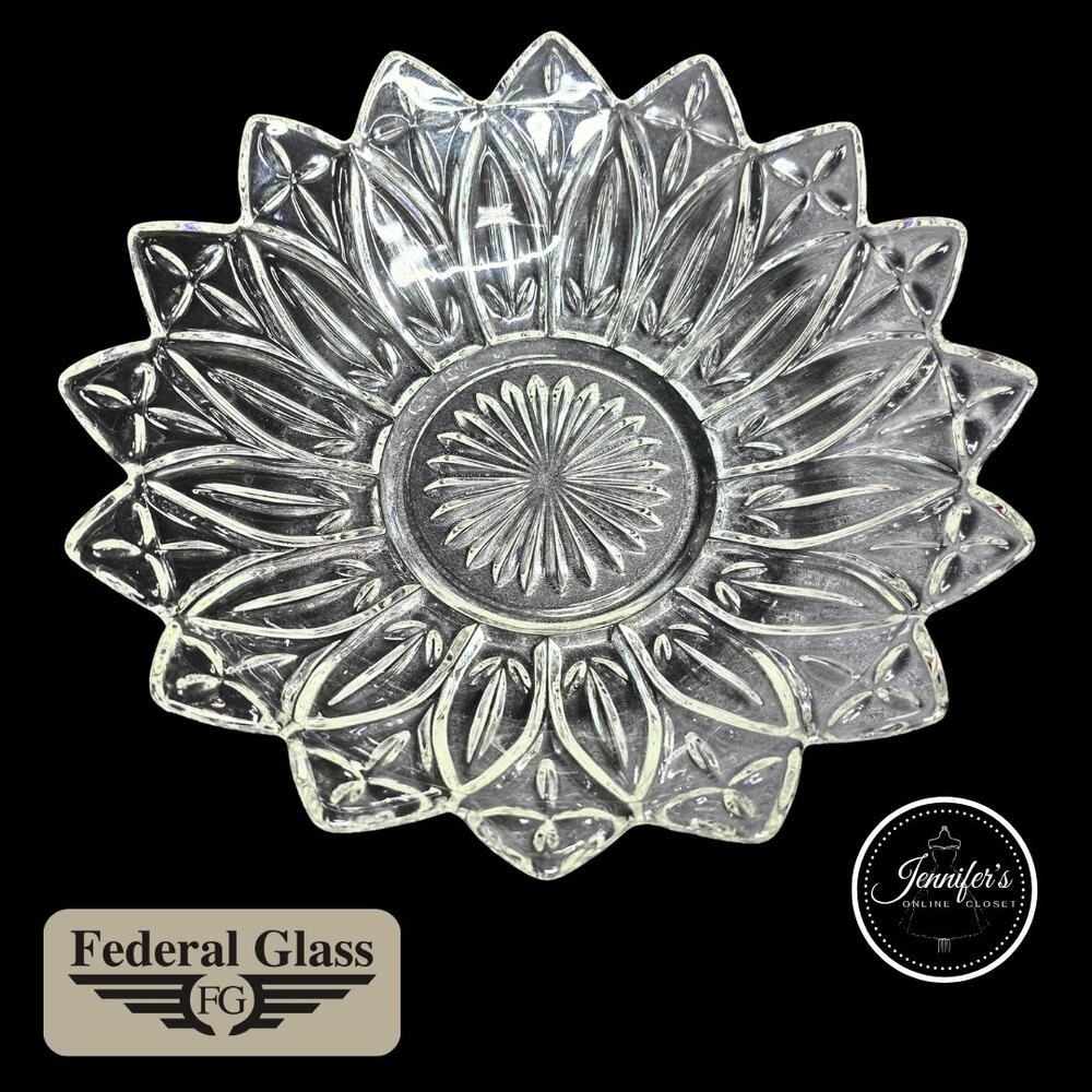Federal Glass Co Vintage 1960's "Petal" Round Dish/Bowl